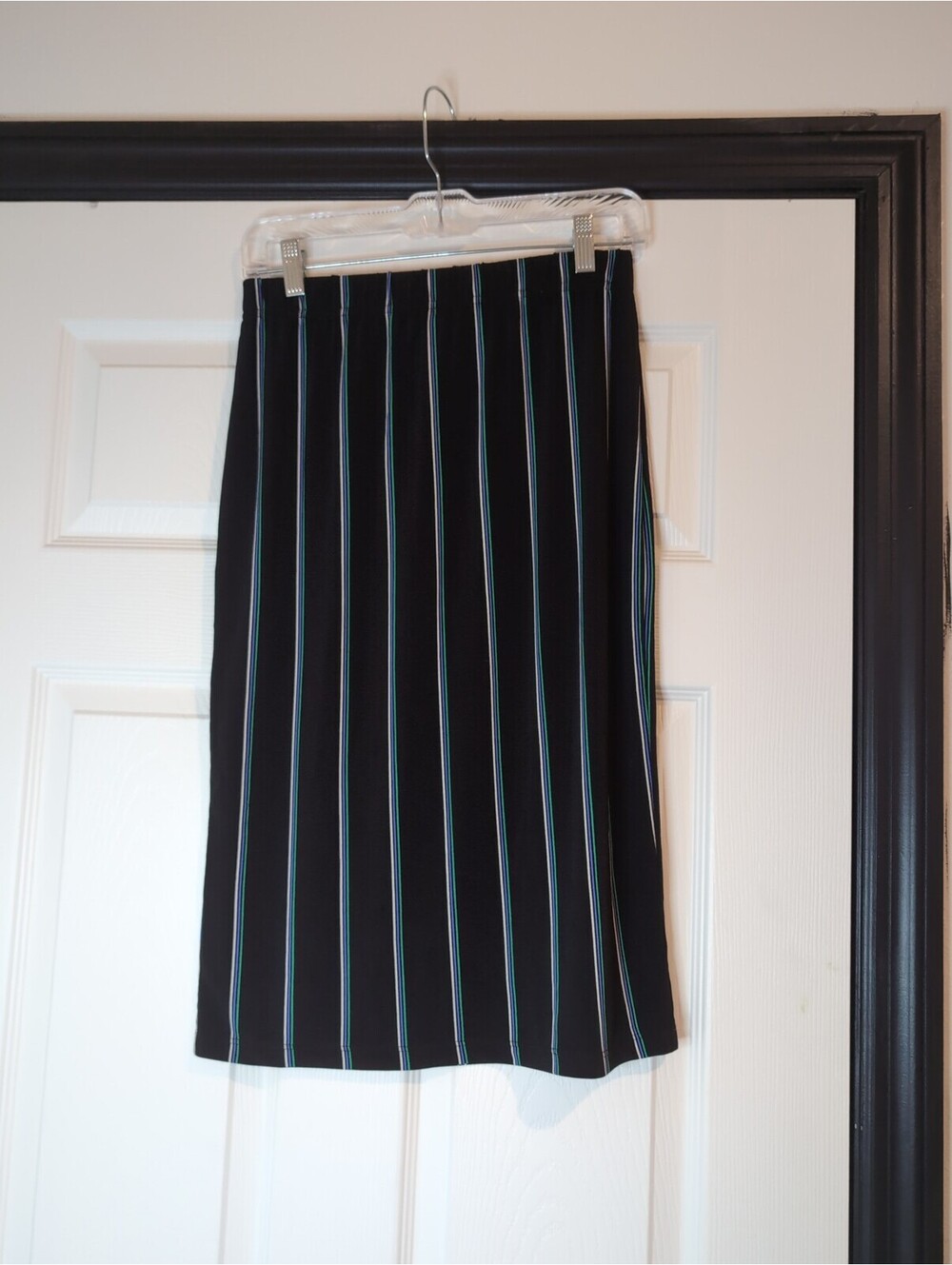 Medium black elastic pin stripe pencil skirt